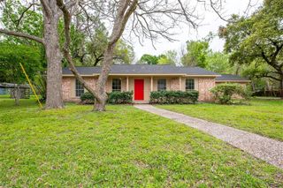 407 S 2nd Street, Alvin, TX 77511