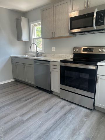 4803 Mildred Street, Wayne, MI 48184