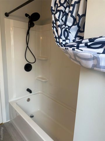 4803 Mildred Street, Wayne, MI 48184