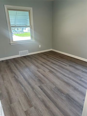 4803 Mildred Street, Wayne, MI 48184