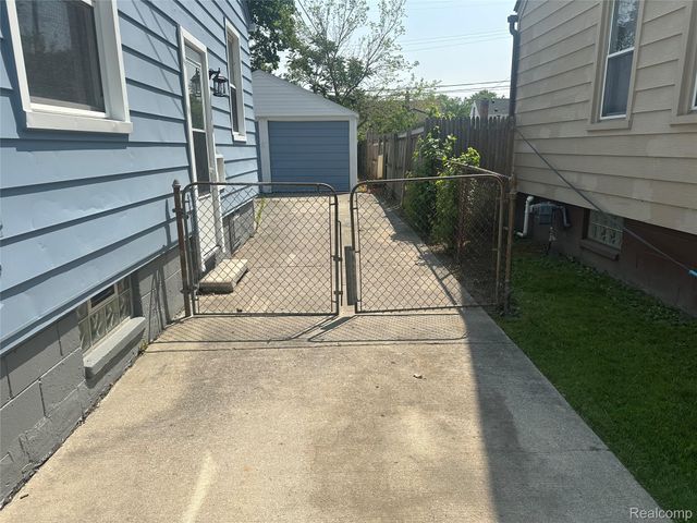 4803 Mildred Street, Wayne, MI 48184