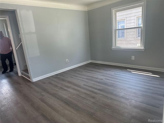 4803 Mildred Street, Wayne, MI 48184