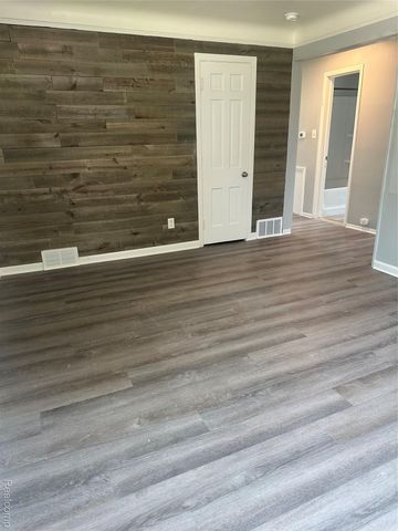 4803 Mildred Street, Wayne, MI 48184