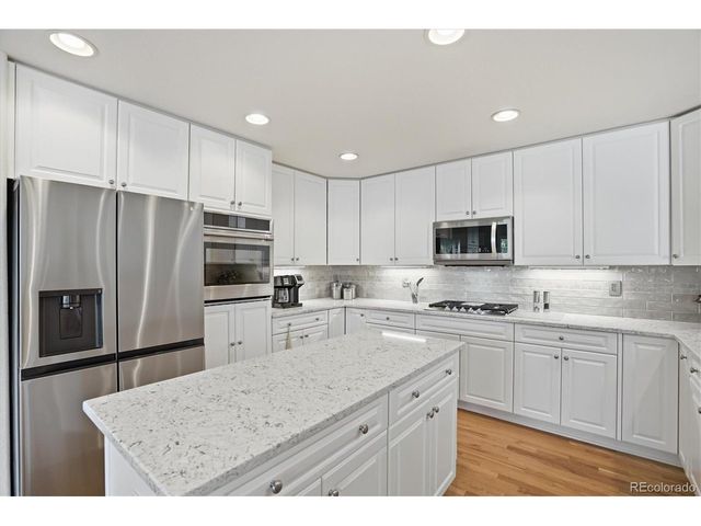 2334 S Union Ct, Lakewood, CO 80228