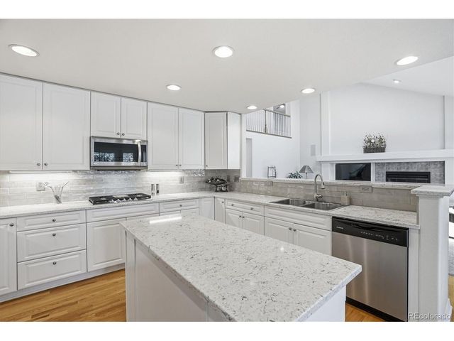 2334 S Union Ct, Lakewood, CO 80228