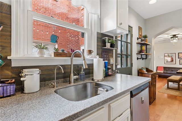 2303 Sidney St, South Side, PA 15203