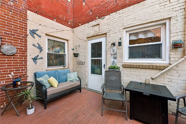 2303 Sidney St, South Side, PA 15203