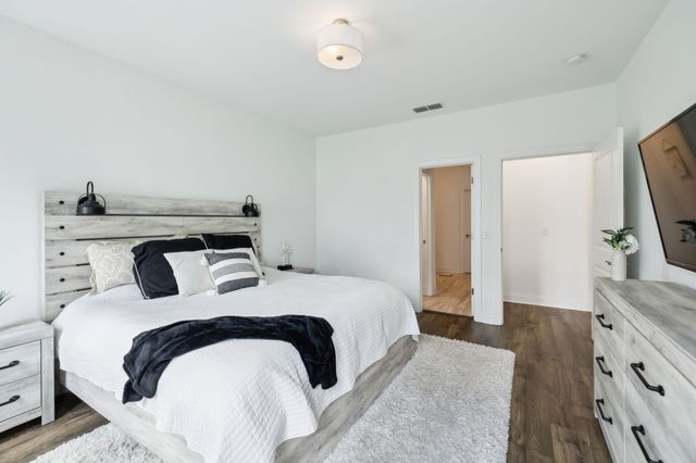 3703 Shady Forest Dr, Murfreesboro, TN 37128