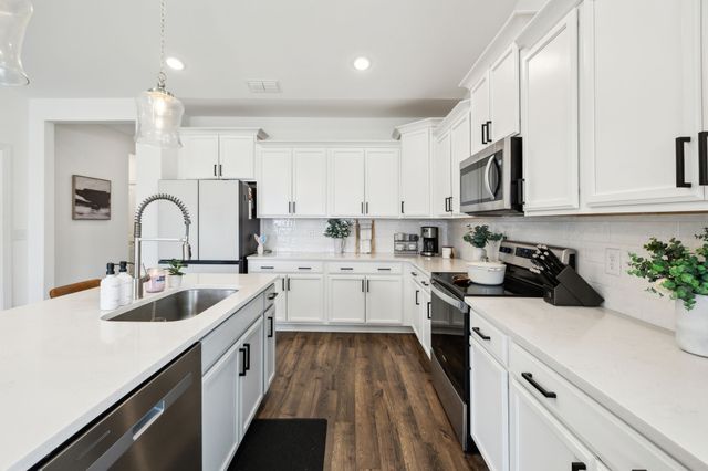 3703 Shady Forest Dr, Murfreesboro, TN 37128