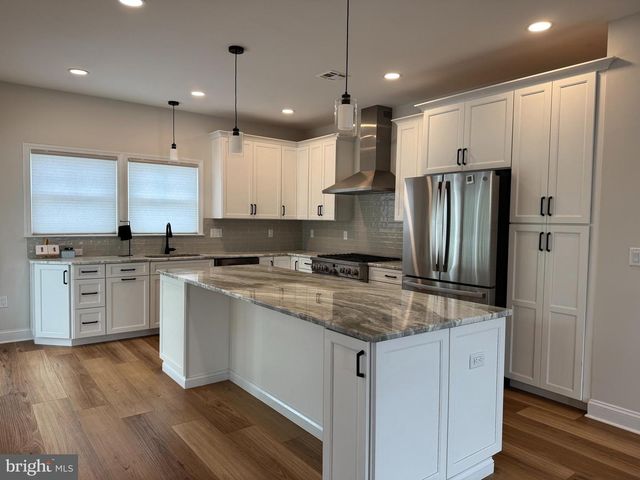 14 W BAYBERRY DR, Long Beach Township, NJ 08008