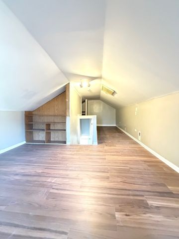 38 N Rebecca Street, Glenwood, IL 60425