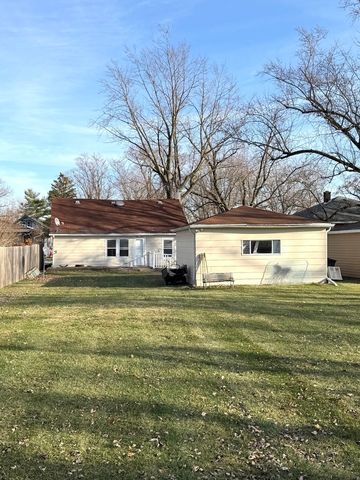 38 N Rebecca Street, Glenwood, IL 60425