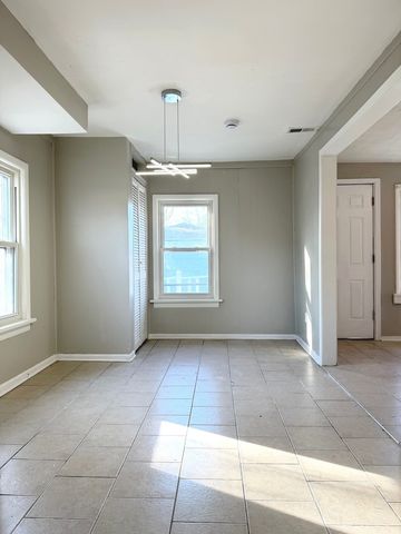 38 N Rebecca Street, Glenwood, IL 60425