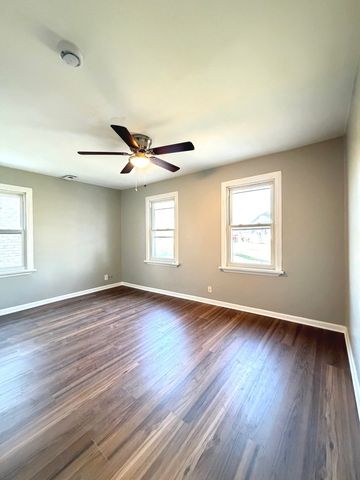 38 N Rebecca Street, Glenwood, IL 60425