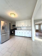 38 N Rebecca Street, Glenwood, IL 60425