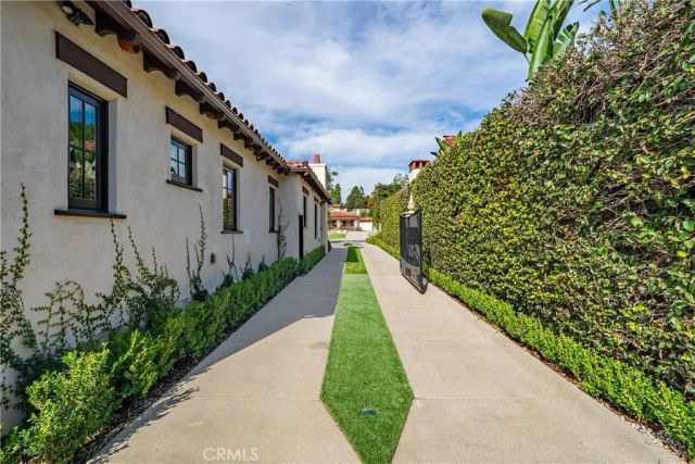 2460 Cumberland, San Marino, CA 91108