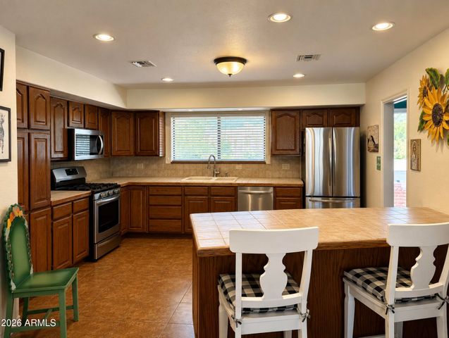 7026 E SUNNYSIDE Drive, Scottsdale, AZ 85254
