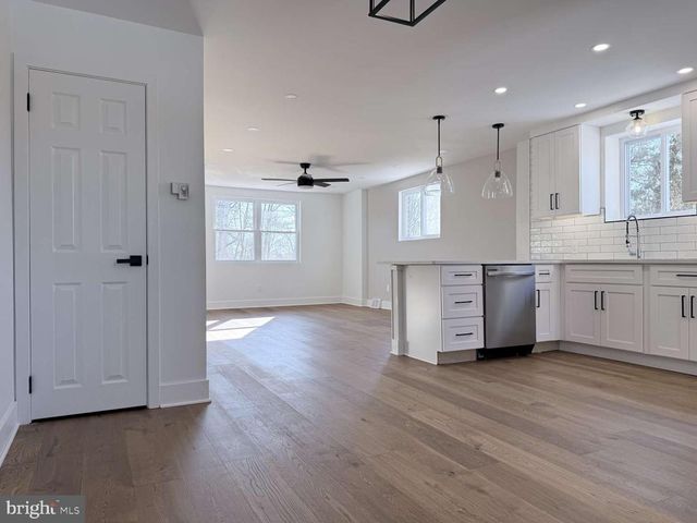 1346 RAINER RD, Brookhaven, PA 19015