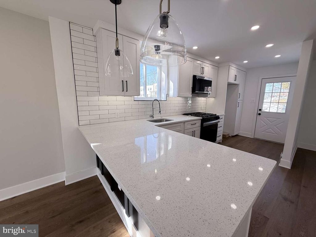 1346 RAINER RD, Brookhaven, PA 19015