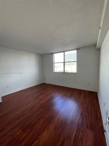 401 69 Street 411, Miami Beach, FL 33141