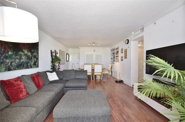 401 69 Street 411, Miami Beach, FL 33141
