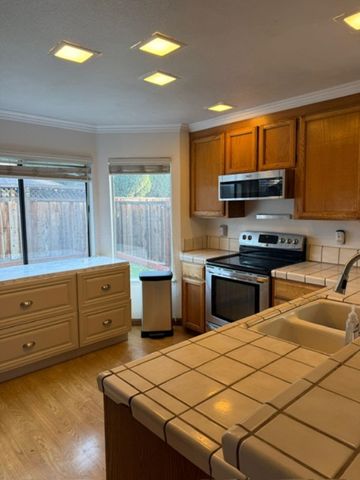 960 Buckskin Ter, Brentwood, CA 94513