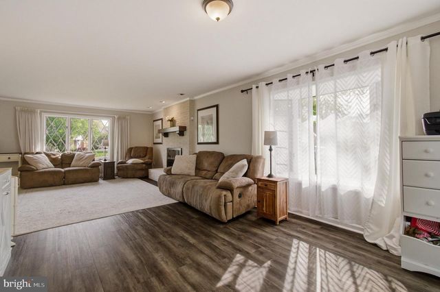1727 PEARTREE LN, Crofton, MD 21114