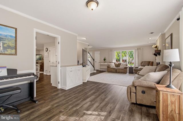 1727 PEARTREE LN, Crofton, MD 21114
