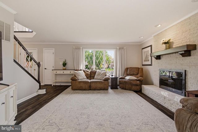 1727 PEARTREE LN, Crofton, MD 21114