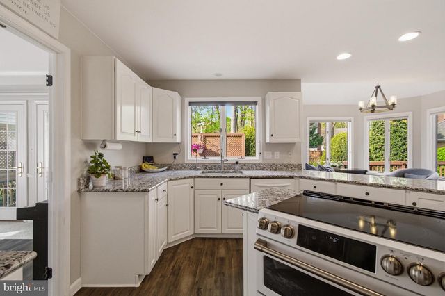 1727 PEARTREE LN, Crofton, MD 21114