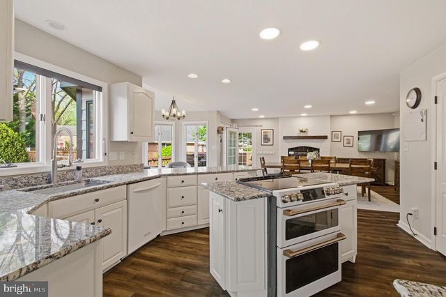 1727 PEARTREE LN, Crofton, MD 21114