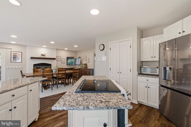 1727 PEARTREE LN, Crofton, MD 21114