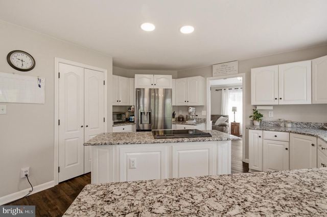 1727 PEARTREE LN, Crofton, MD 21114