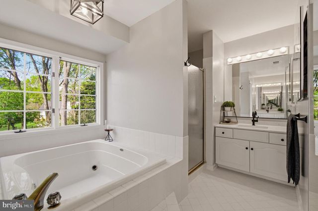 1727 PEARTREE LN, Crofton, MD 21114