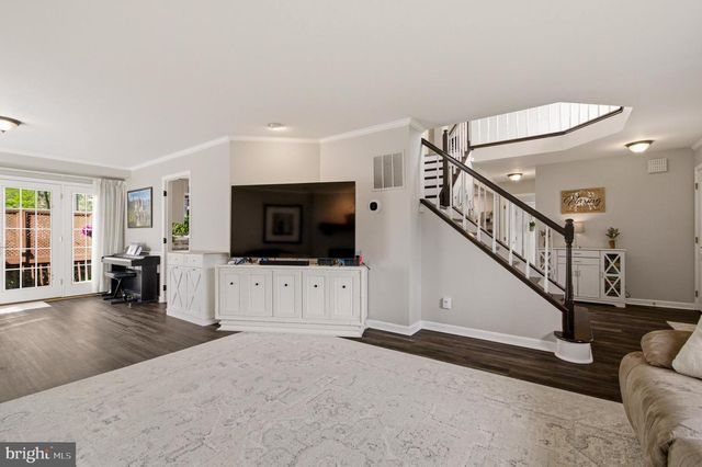 1727 PEARTREE LN, Crofton, MD 21114