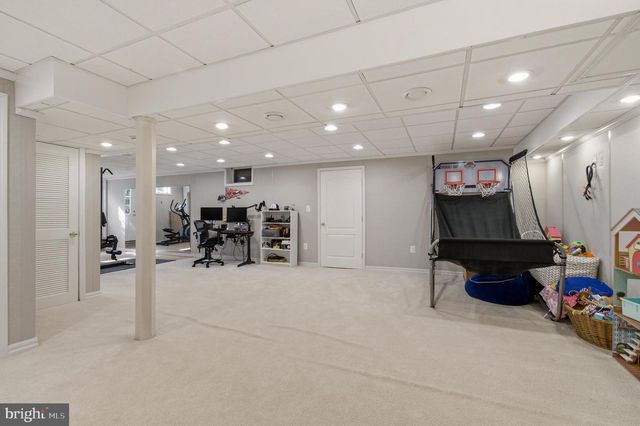 1727 PEARTREE LN, Crofton, MD 21114