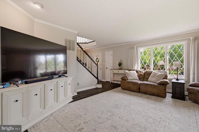 1727 PEARTREE LN, Crofton, MD 21114