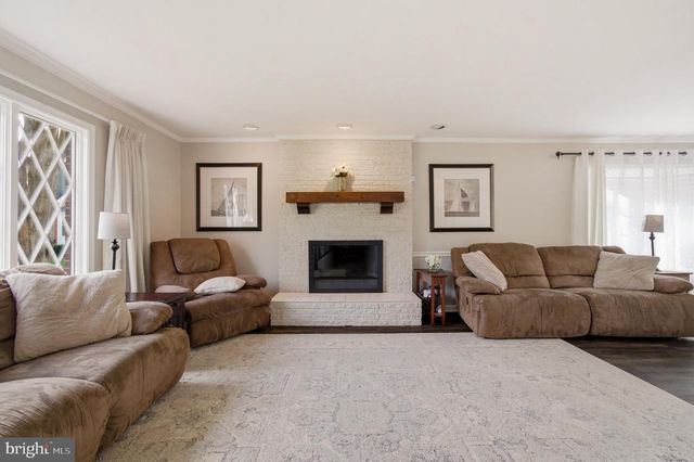 1727 PEARTREE LN, Crofton, MD 21114