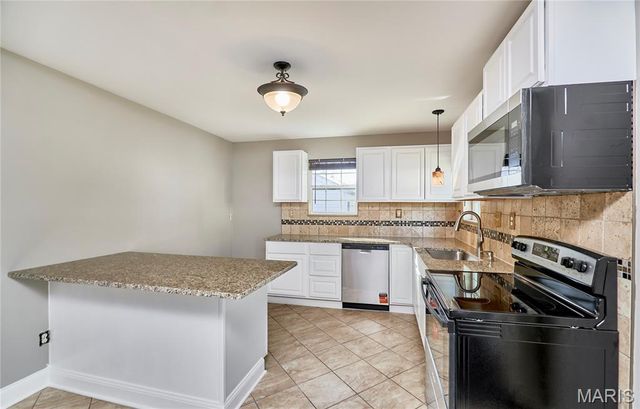 2808 Annapolis Avenue, Overland, MO 63114