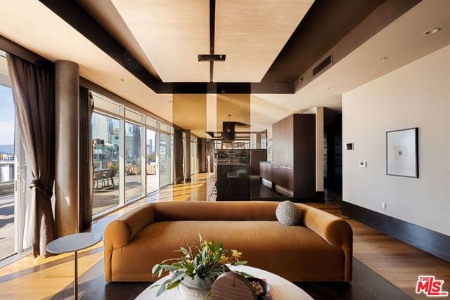 1155 S Grand Avenue Ph2204, Los Angeles, CA 90015