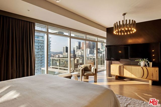 1155 S Grand Avenue Ph2204, Los Angeles, CA 90015