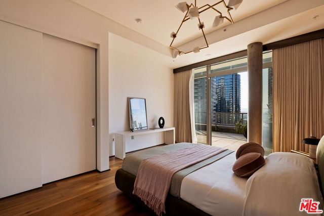 1155 S Grand Avenue Ph2204, Los Angeles, CA 90015