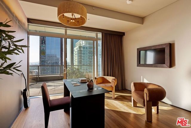 1155 S Grand Avenue Ph2204, Los Angeles, CA 90015