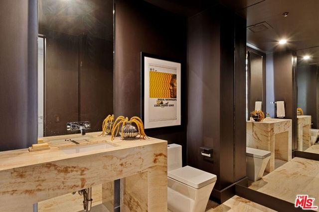 1155 S Grand Avenue Ph2204, Los Angeles, CA 90015