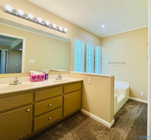 409 Sobotka Street SW, Hartselle, AL 35640