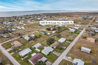 1105 W Saint Louis Avenue, Seadrift, TX 77983