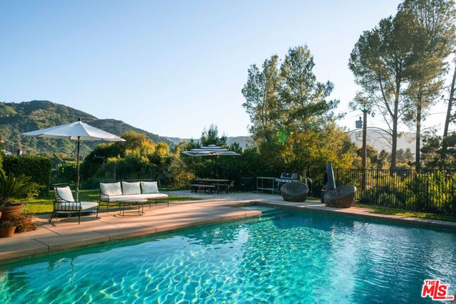 25761 Vista Verde Drive, Calabasas, CA 91302