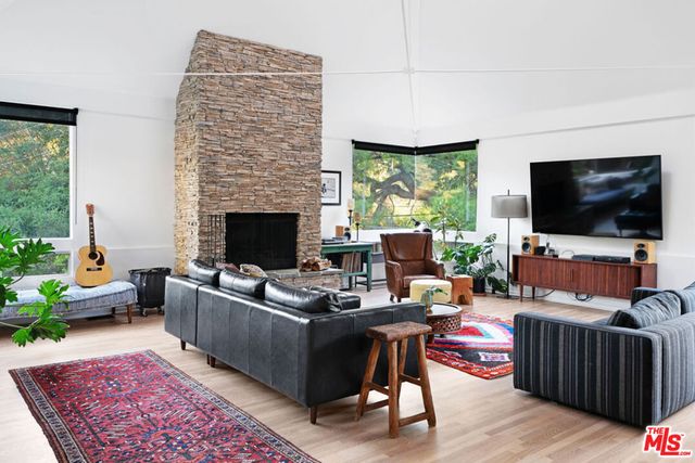 25761 Vista Verde Drive, Calabasas, CA 91302