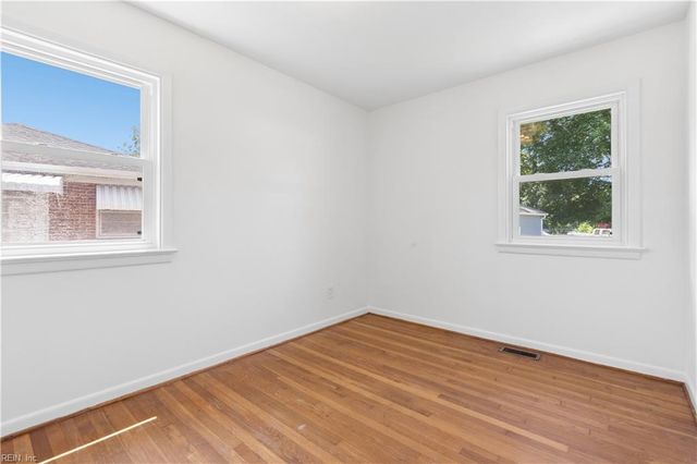 23 Berkley DR, Hampton, VA 23663