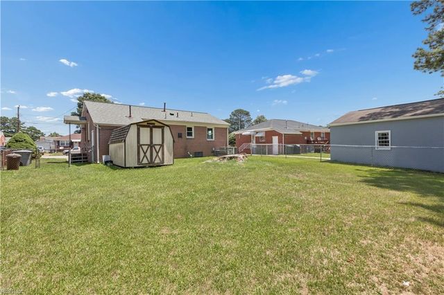 23 Berkley DR, Hampton, VA 23663